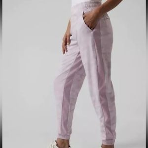 Athleta Women's Brooklyn Lined Camo Jogger Size 12 Camo Lux Shasta Purple